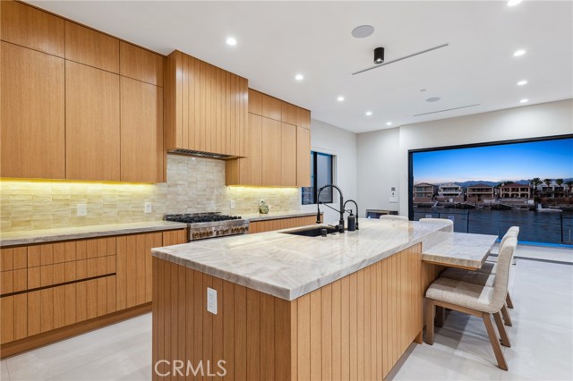 Detail Gallery Image 7 of 28 For 908 Beach, Needles,  CA 92363 - 6 Beds | 6/1 Baths