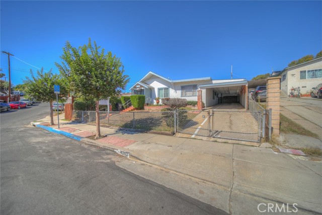 Detail Gallery Image 2 of 57 For 4202 Los Pinos Ave, San Diego,  CA 92113 - 3 Beds | 2 Baths