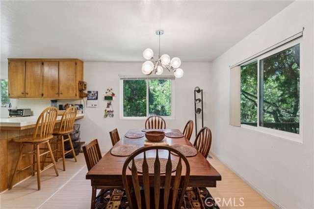 582 Grass Valley Ct, Lake Arrowhead, CA 92352 photo 6