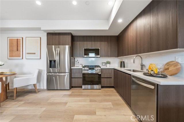 Detail Gallery Image 7 of 26 For 150 S Oak Knoll Ave #105,  Pasadena,  CA 91101 - 2 Beds | 2 Baths