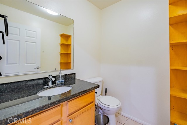 Detail Gallery Image 9 of 26 For 8554 Burnet Ave #114,  North Hills,  CA 91343 - 3 Beds | 2/1 Baths
