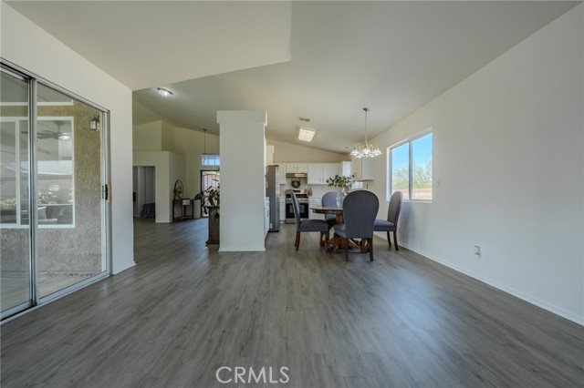 Detail Gallery Image 10 of 38 For 3918 Parkside Ct, Rosamond,  CA 93560 - 4 Beds | 2 Baths