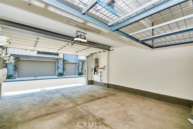 Detail Gallery Image 37 of 39 For 944 N Divino Privado, Ontario,  CA 91764 - 3 Beds | 3/1 Baths