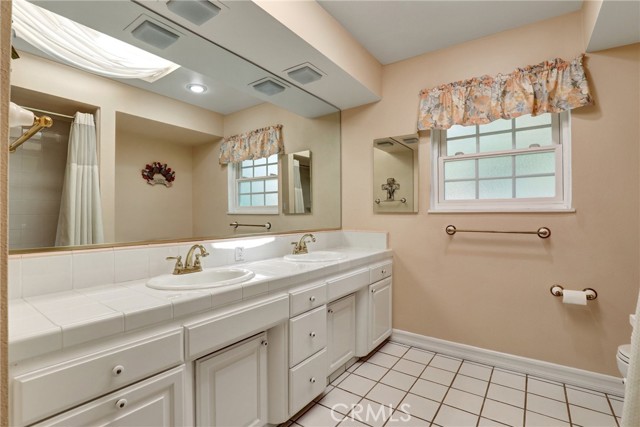 2307 Cameron Avenue, Covina CA: https://media.crmls.org/medias/83b9d0a2-8420-4bac-bf34-ec60e64b56a7.jpg