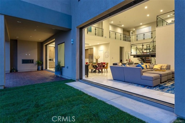 11527 N Darcy, Porter Ranch CA: https://media.crmls.org/medias/83ba074a-61a7-4c93-959e-12ce49921ca8.jpg