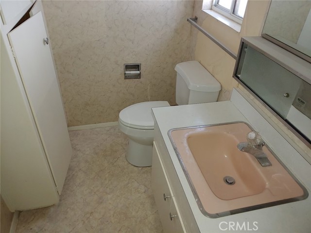 13050 Carter Lane, Clearlake CA: https://media.crmls.org/medias/83ba583c-985a-49ec-99b3-57c2b959ec57.jpg