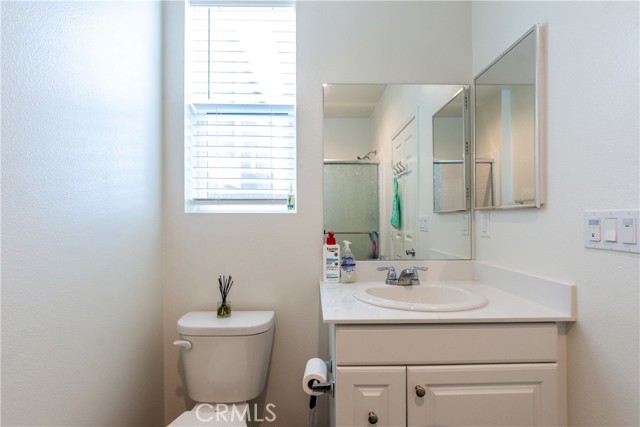 Detail Gallery Image 7 of 38 For 2118 Lacy Crossing Dr, Santa Ana,  CA 92701 - 4 Beds | 3/1 Baths
