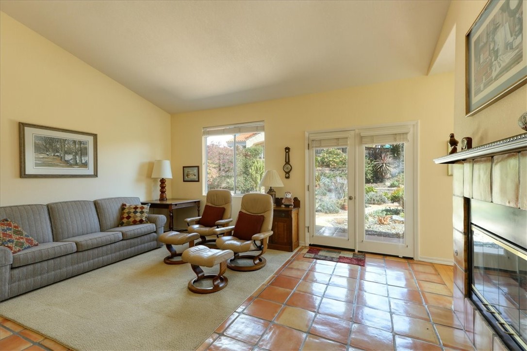Detail Gallery Image 15 of 53 For 64 Whitecap St, Pismo Beach,  CA 93449 - 3 Beds | 2/1 Baths