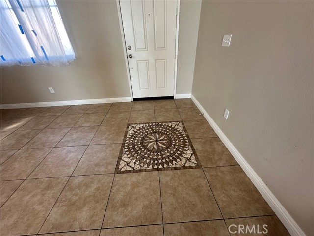 Detail Gallery Image 4 of 21 For 10166 Jennifer Ave, Hesperia,  CA 92345 - 4 Beds | 3 Baths