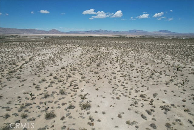 769 Meridian Road, Lucerne Valley CA: https://media.crmls.org/medias/83bb9066-fdaf-4c80-8a9e-915b05d67dfc.jpg