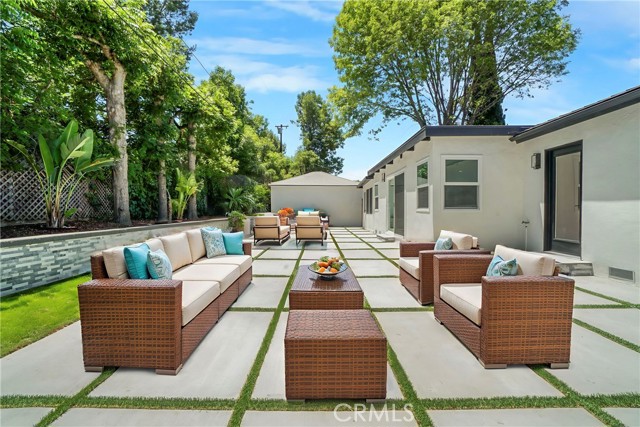 Detail Gallery Image 32 of 32 For 19120 Bessemer St, Tarzana,  CA 91335 - 4 Beds | 3 Baths