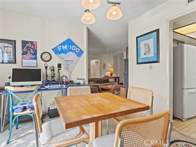 Detail Gallery Image 14 of 43 For 222 N Rose St #203,  Burbank,  CA 91505 - 1 Beds | 2 Baths