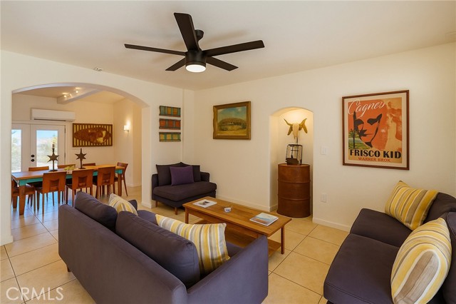 Detail Gallery Image 8 of 37 For 2653 Meldora, Twentynine Palms,  CA 92277 - 3 Beds | 3 Baths