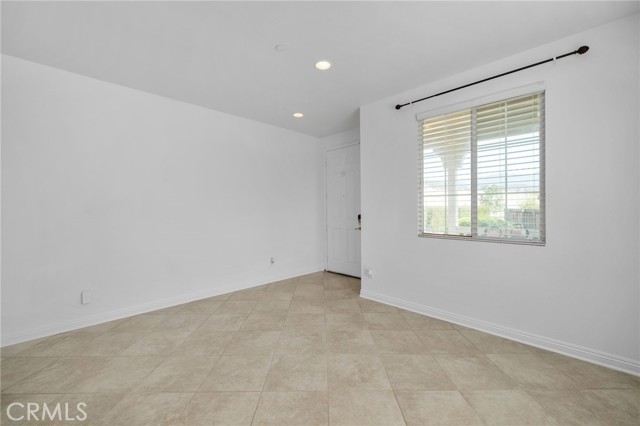 Detail Gallery Image 6 of 41 For 17704 Anise Dr, San Bernardino,  CA 92407 - 4 Beds | 2/1 Baths
