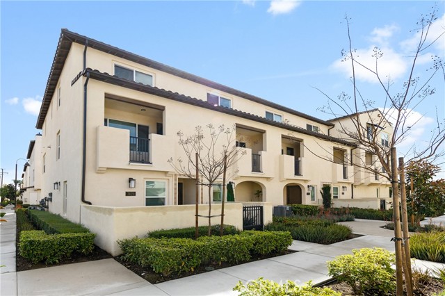 7418 Royal Street, Buena Park CA: https://media.crmls.org/medias/83bc7d57-24f5-48c8-a131-1235790ca8b2.jpg