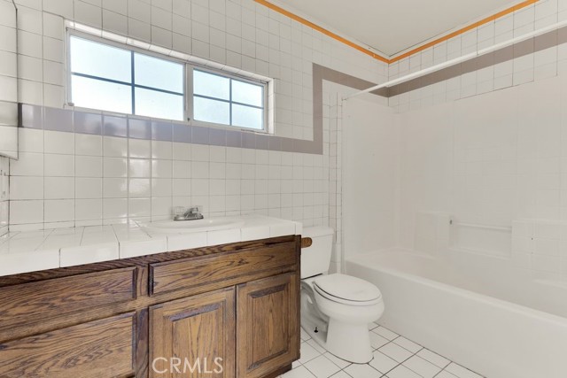 Detail Gallery Image 9 of 26 For 22319 Park St, Newhall,  CA 91321 - 3 Beds | 1/1 Baths