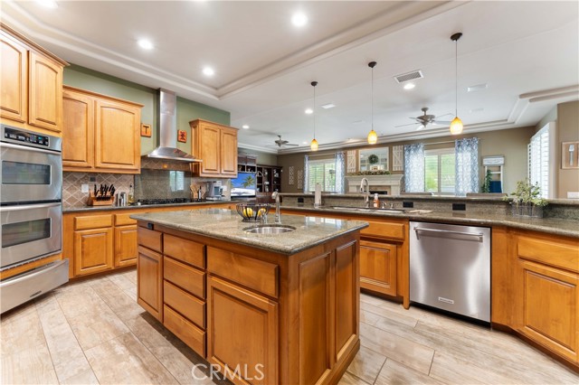 Detail Gallery Image 26 of 73 For 16905 Silver Star Ct, Riverside,  CA 92506 - 4 Beds | 4 Baths