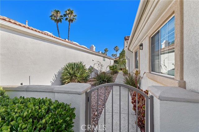 Detail Gallery Image 3 of 43 For 24174 Corte Cordoba, Murrieta,  CA 92562 - 3 Beds | 2 Baths