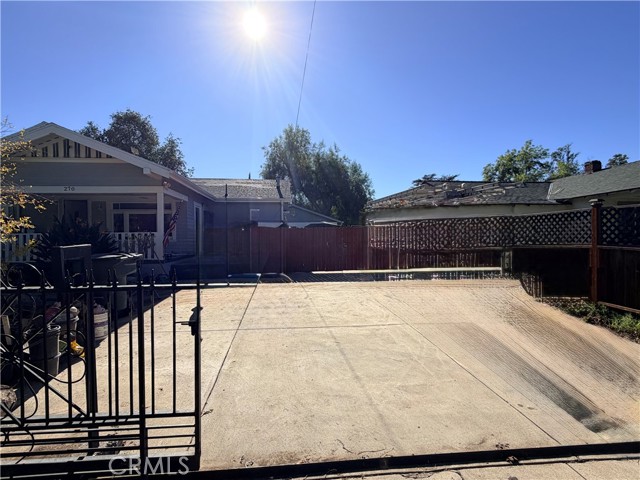 Detail Gallery Image 4 of 13 For 270 272 Del Monte, Pasadena,  CA 91103 - 4 Beds | 3 Baths