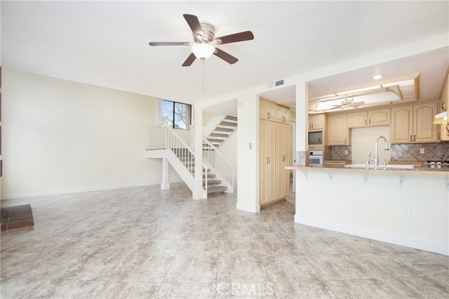 611 Colonial Circle, Fullerton CA: https://media.crmls.org/medias/83bd264b-bead-466f-bdce-7c55068c9865.jpg