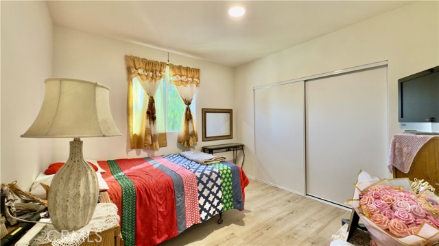 11125 Glenoaks Boulevard, Pacoima CA: https://media.crmls.org/medias/83bda1db-842b-4fc1-89f1-7a6456beabef.jpg