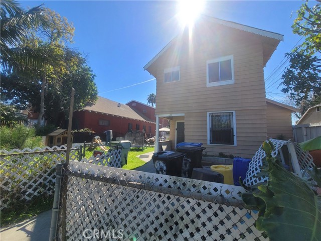 Detail Gallery Image 2 of 9 For 632 E 45th, Los Angeles,  CA 90011 - 7 Beds | 3 Baths