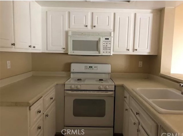 Detail Gallery Image 4 of 9 For 1025 N Tippecanoe #221,  San Bernardino,  CA 92410 - 1 Beds | 1 Baths