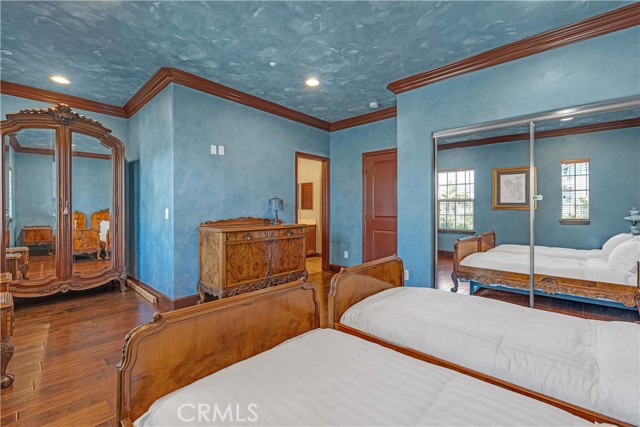780 W Aster Place, Santa Ana CA: https://media.crmls.org/medias/83bfb890-d007-4895-b5a6-646fbc196ad1.jpg