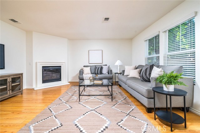 Detail Gallery Image 7 of 43 For 406 N Placer Privado, Ontario,  CA 91764 - 3 Beds | 2/1 Baths