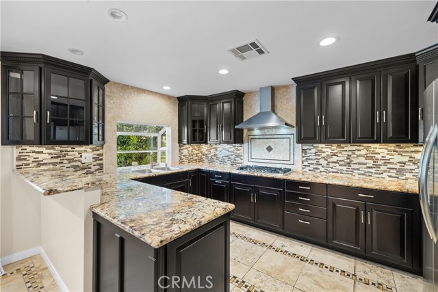 Detail Gallery Image 9 of 35 For 16513 Moorpark St, Encino,  CA 91436 - 5 Beds | 5/1 Baths