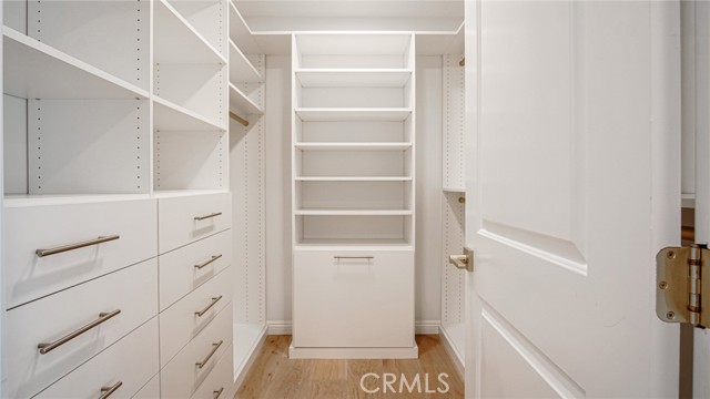 Detail Gallery Image 19 of 44 For 11165 Valley Spring, Studio City,  CA 91602 - 5 Beds | 5/1 Baths