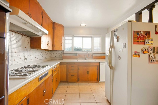 Detail Gallery Image 12 of 30 For 13632 Biola Ave, La Mirada,  CA 90638 - 3 Beds | 2 Baths