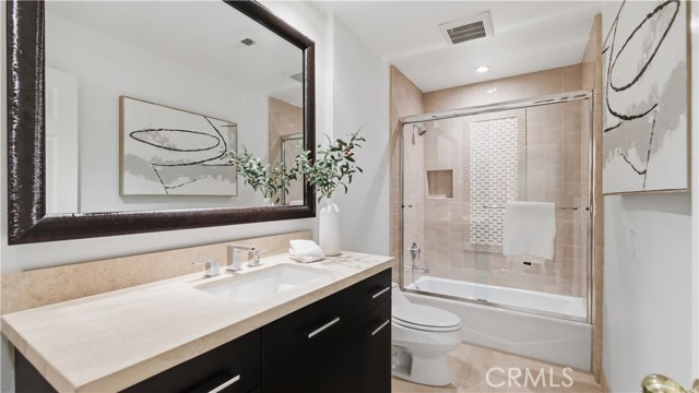 Detail Gallery Image 36 of 47 For 31 Saint Tropez, Newport Beach,  CA 92660 - 4 Beds | 3 Baths