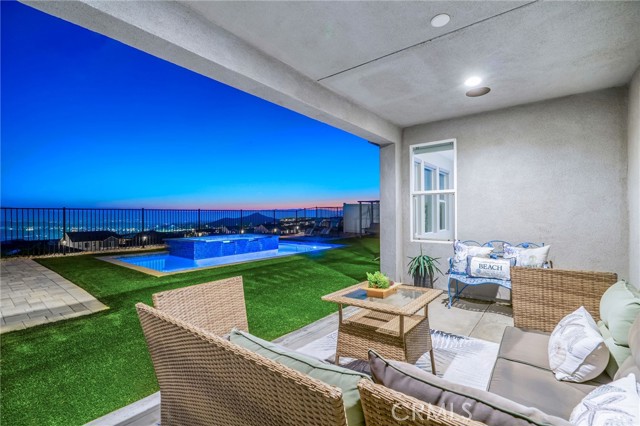 Detail Gallery Image 3 of 46 For 28511 Sparrow Way, Saugus,  CA 91350 - 5 Beds | 5 Baths