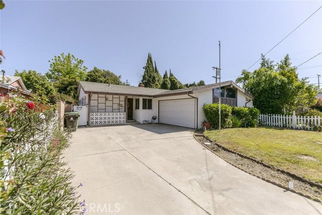 Detail Gallery Image 4 of 33 For 13727 Leadwell St, Van Nuys,  CA 91405 - 3 Beds | 1/1 Baths