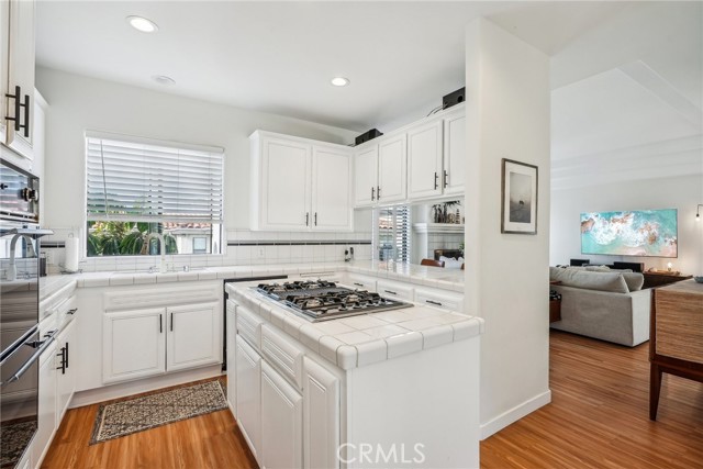 Detail Gallery Image 16 of 46 For 221 S Francisca Ave Unit a,  Redondo Beach,  CA 90277 - 3 Beds | 2/1 Baths