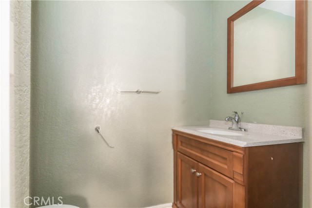 Detail Gallery Image 15 of 18 For 2860 Francis Ave, Los Angeles,  CA 90005 - 2 Beds | 1/1 Baths