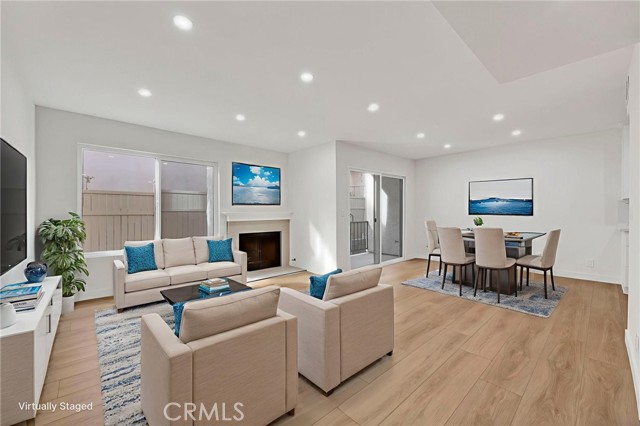 Detail Gallery Image 4 of 30 For 17303 Chatsworth St #4,  Granada Hills,  CA 91344 - 2 Beds | 1/1 Baths