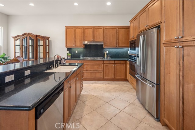 Detail Gallery Image 12 of 26 For 23812 Champer Ct, Valencia,  CA 91354 - 2 Beds | 2 Baths