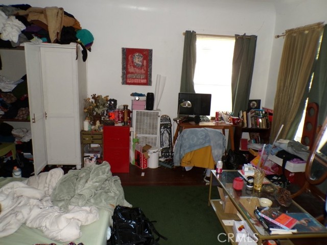 515 S Coronado Street, Los Angeles CA: https://media.crmls.org/medias/83c3bbc4-0111-4853-8f68-c353ddb45f03.jpg