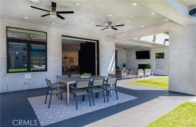 5239 Avenida Hacienda, Tarzana CA: https://media.crmls.org/medias/83c3bd94-f06a-42ad-b9f1-5fc786d9e86f.jpg
