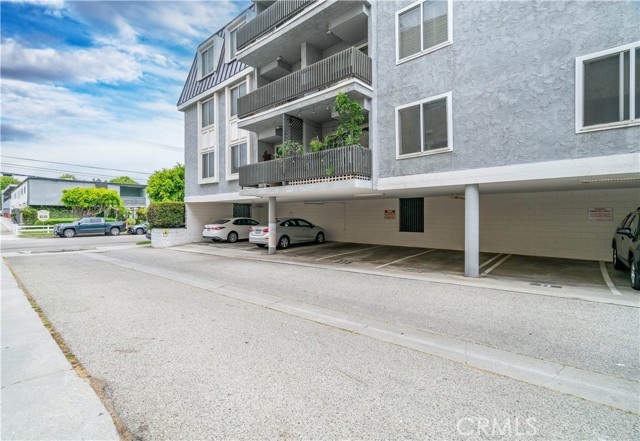 8635 Falmouth Avenue, Playa del Rey CA: https://media.crmls.org/medias/83c3e599-c525-4a1e-a9b2-29785fb44123.jpg