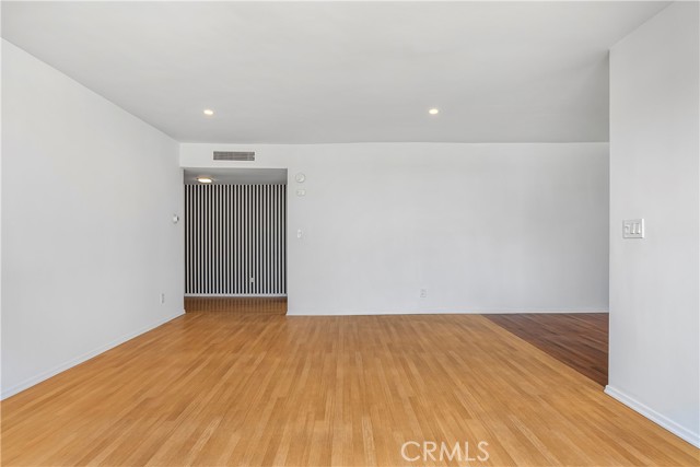 5429 Newcastle Avenue, Encino CA: https://media.crmls.org/medias/83c507a5-d910-4474-b89a-1c1fe8caca70.jpg