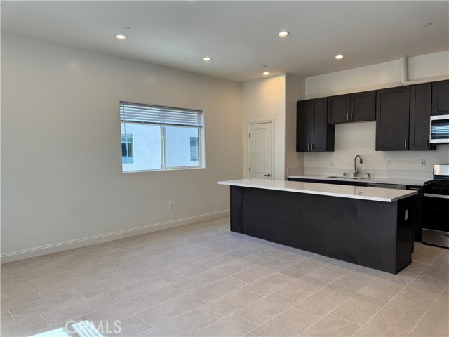 Detail Gallery Image 13 of 39 For 11602 Valley View Ave #4,  Whittier,  CA 90604 - 4 Beds | 4/1 Baths