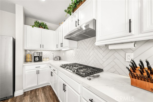 Detail Gallery Image 8 of 29 For 19791 Paso Robles Dr, Riverside,  CA 92508 - 4 Beds | 3 Baths