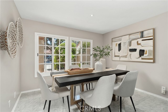 Detail Gallery Image 6 of 36 For 8405 Sweetwater Cir, Huntington Beach,  CA 92646 - 4 Beds | 3 Baths