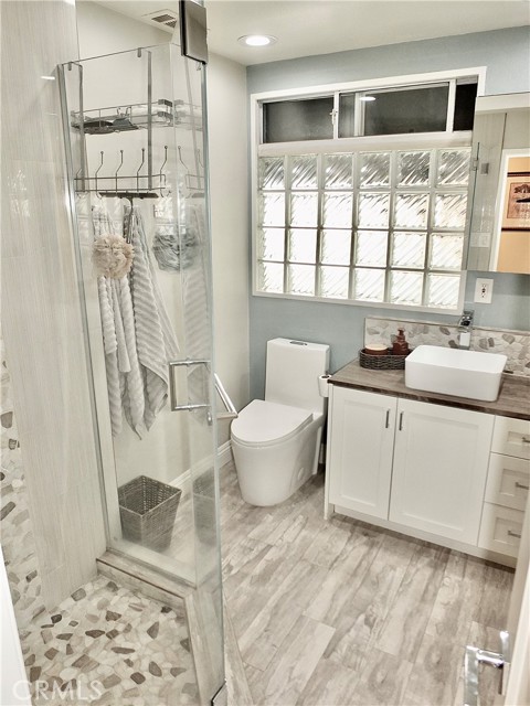 833 Terraine Avenue, Long Beach CA: https://media.crmls.org/medias/83c7240b-6451-4dcb-8dbd-e1ffd9019c41.jpg