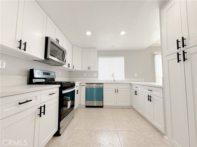 Detail Gallery Image 10 of 25 For 36850 37th St, Palmdale,  CA 93550 - 3 Beds | 2 Baths