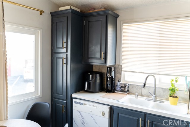 Detail Gallery Image 9 of 34 For 1410 E 6th St #30,  Corona,  CA 92879 - 3 Beds | 2 Baths