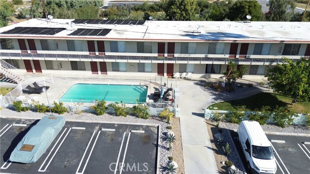 2303 N Indian Canyon Dr, Palm Springs CA: https://media.crmls.org/medias/83c7b149-f4f7-414b-ac87-11e496d1d387.jpg